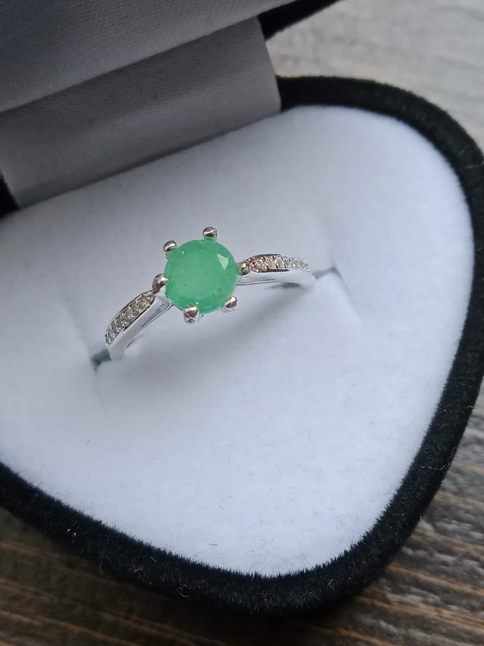 Anillos Verde Alma mayorista — esmeraldas naturales Muzo Chivor plata 925 al por mayor Colombia